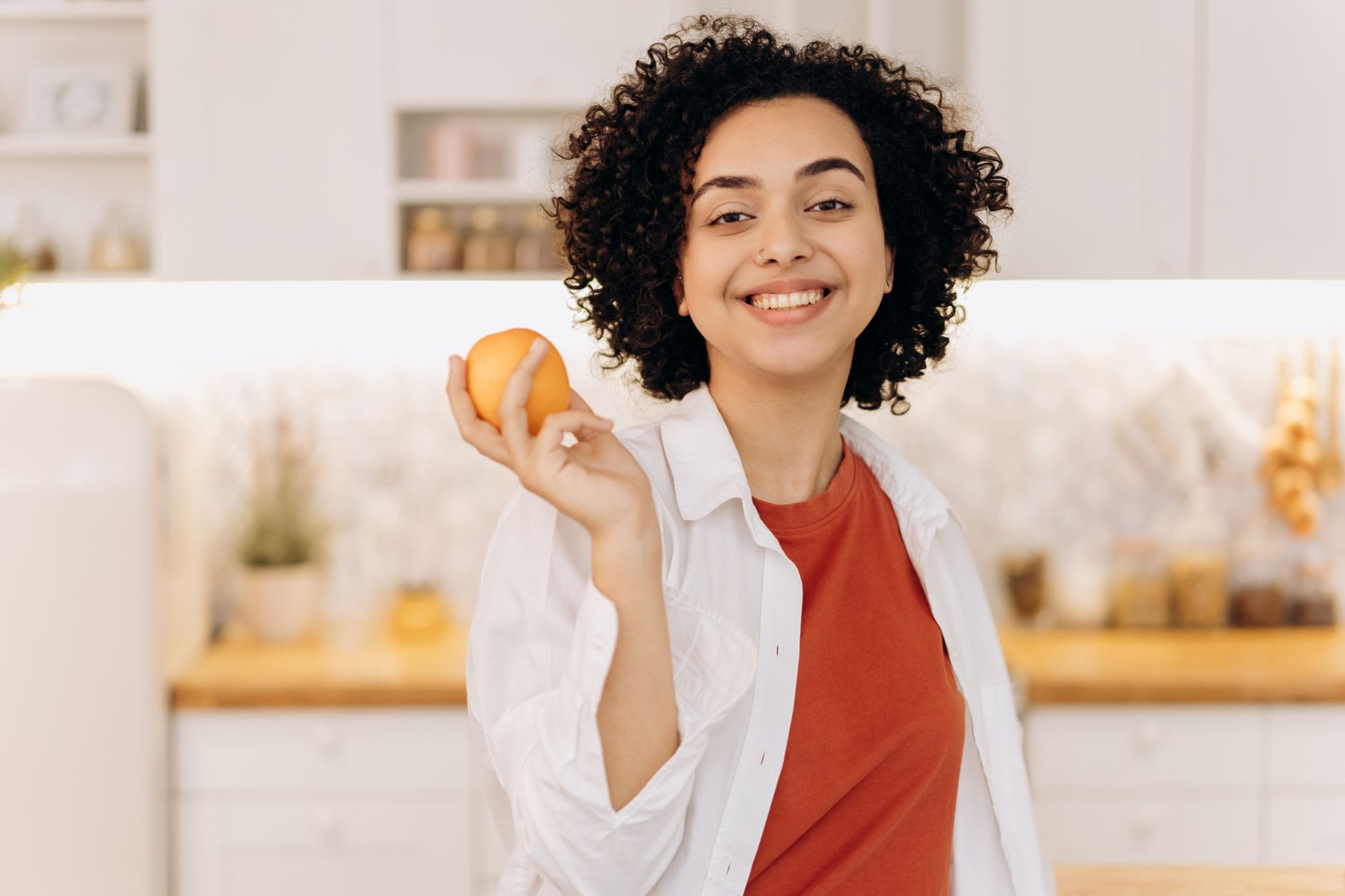 Soft foods and salt water rinse supporting wisdom teeth removal recovery at home