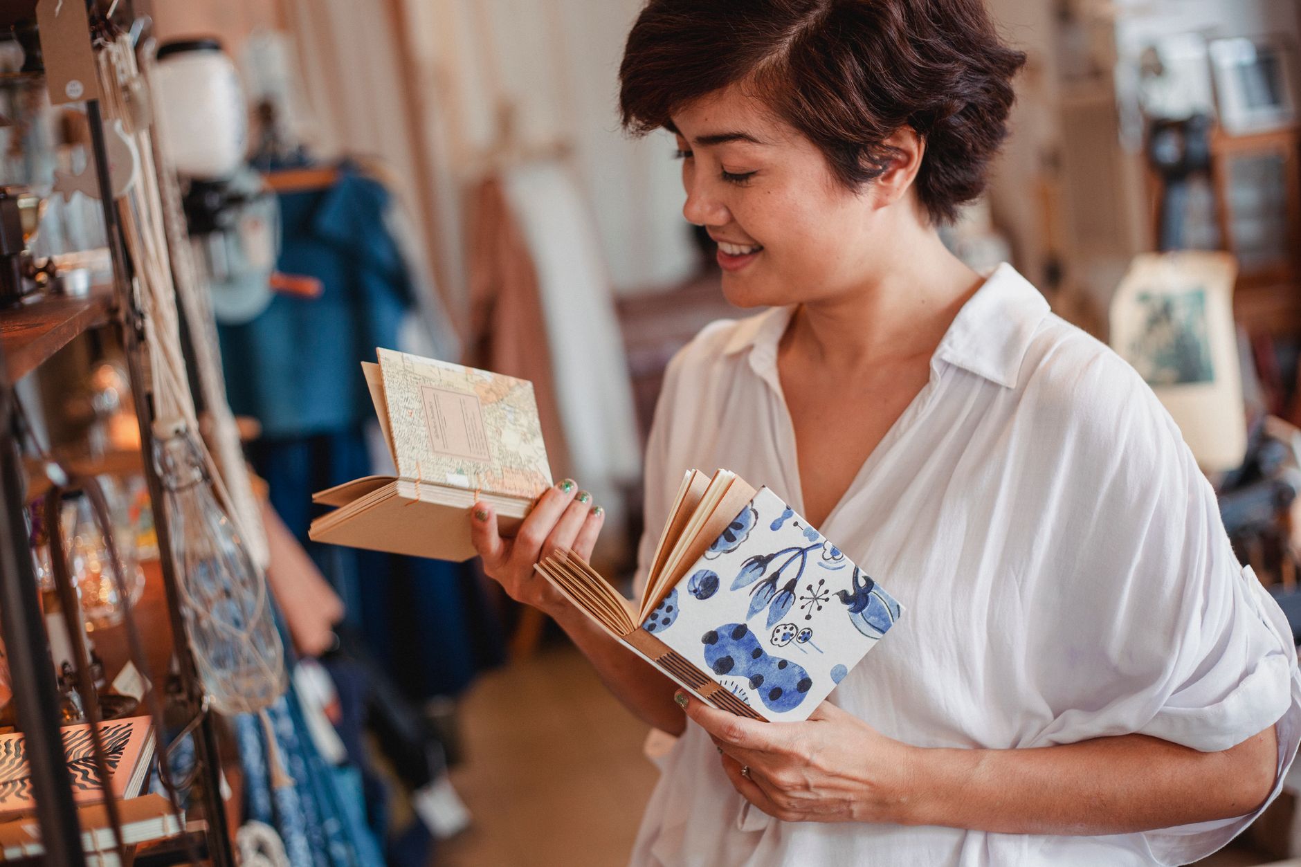 Shopper browsing a local Quebec boutique shelf for an original present on a small budget